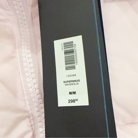 NWT 126466 Supersnug puff 800fill magnolia M Aritzia - Picture 2 of 5